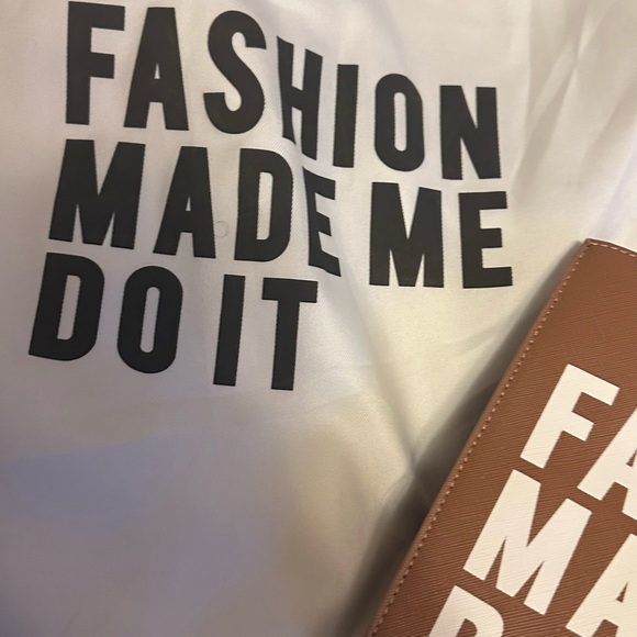 House of Rehab medium shopper tote in a beautiful brown color. Perfect for fall. - Picture 4 of 4